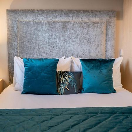 Perfectly Located Central Chester Town House -2Br المظهر الخارجي الصورة